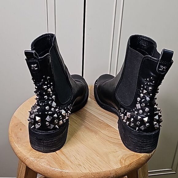 Sam Edelman Dover Women’s Black  Leather Studded Ankle Boots Size 6.5 - Picture 3 of 8